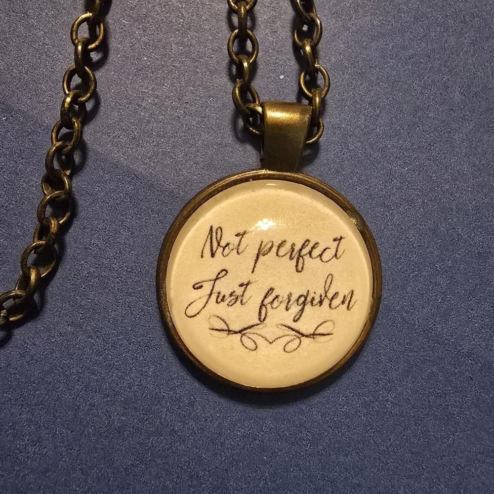Chic Bronze Pendant Necklace with Inscription